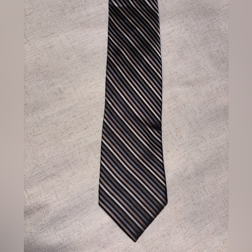 Claiborne Elegant Black and Gray Diagonal Tie
